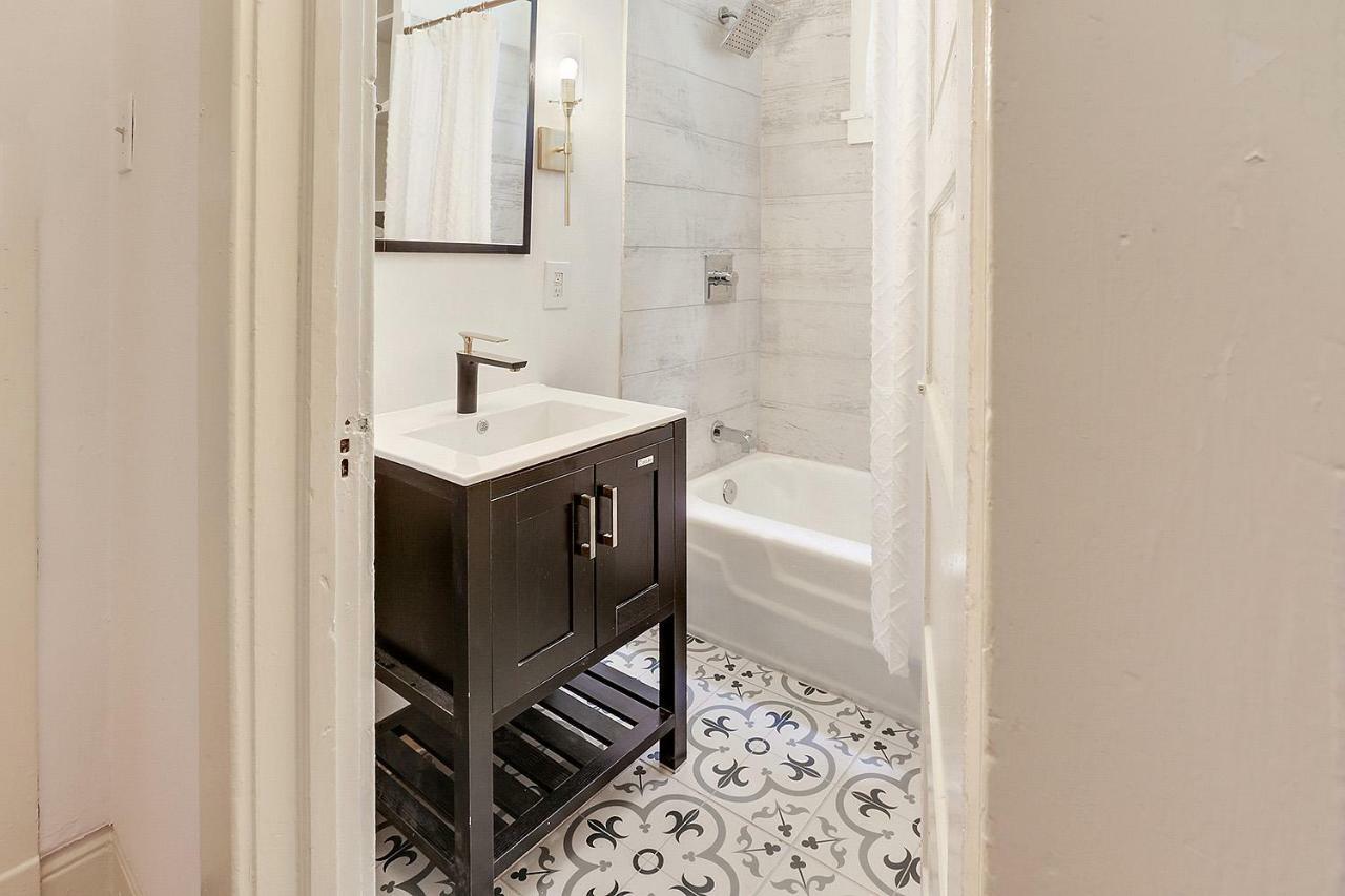 Elegant Renovated House With Relaxing Courtyard Villa New Orleans Exteriör bild