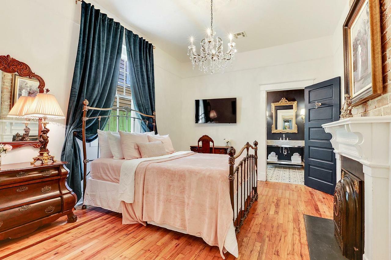 Elegant Renovated House With Relaxing Courtyard Villa New Orleans Exteriör bild